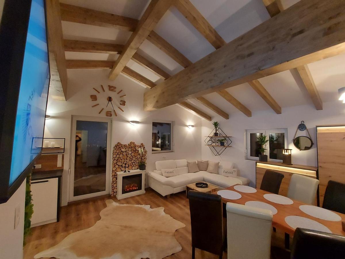 Auszeit Steiraland Penthouse 9 Mit Grossen Balkon Und Parkplatz Daire Leoben  Dış mekan fotoğraf