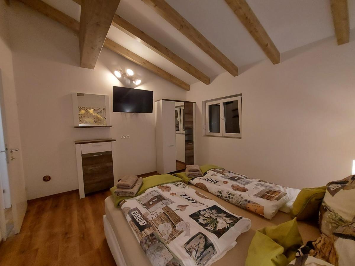 Auszeit Steiraland Penthouse 9 Mit Grossen Balkon Und Parkplatz Daire Leoben  Dış mekan fotoğraf