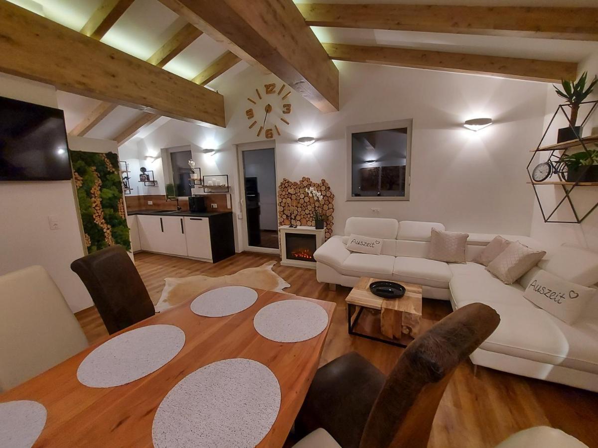 Auszeit Steiraland Penthouse 9 Mit Grossen Balkon Und Parkplatz Daire Leoben  Dış mekan fotoğraf