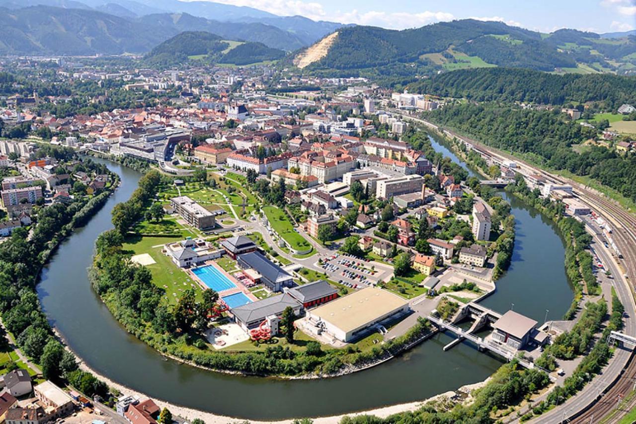 Auszeit Steiraland Penthouse 9 Mit Grossen Balkon Und Parkplatz Daire Leoben  Dış mekan fotoğraf